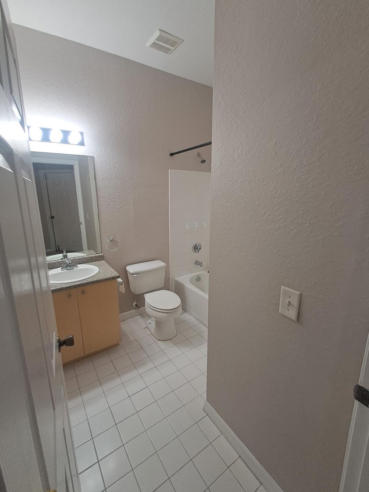 260 Crestwood Circle, Unit 106, Royal Palm Beach, FL 33411 Photo