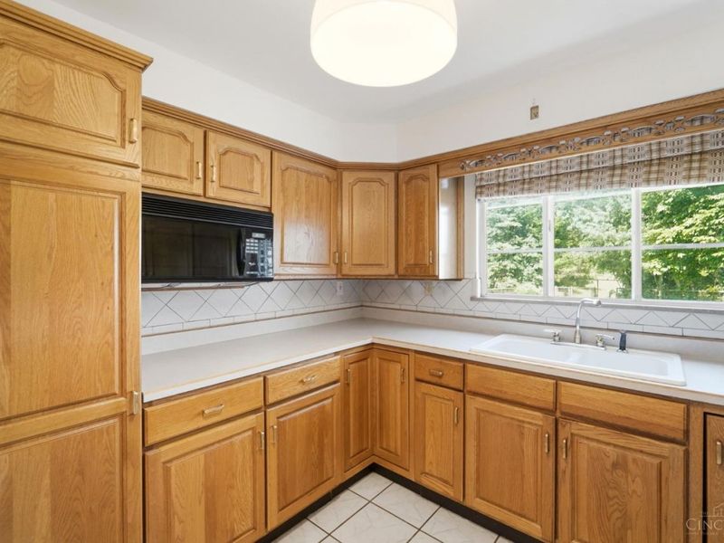 3841 Kilbourne Avenue, Cincinnati, OH 45209 Photo 11