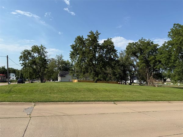 325 College Street , Boone, IA 50036