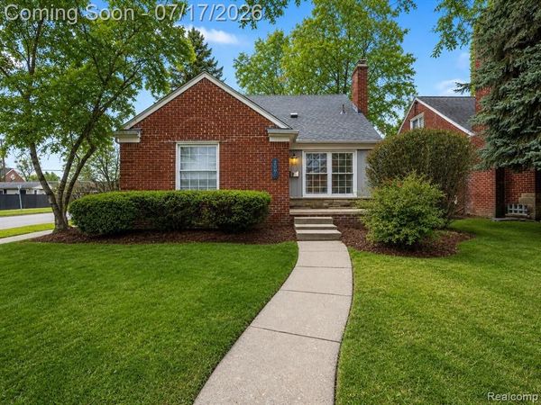 2090 Bradford Road , Birmingham, MI 48009