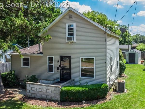 57 N Elm Street, Lapeer, MI 48446