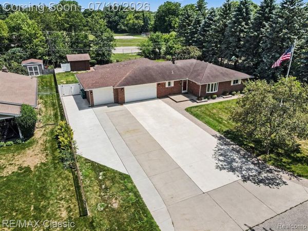 22900 Valerie Street, Lyon Twp, MI 48178