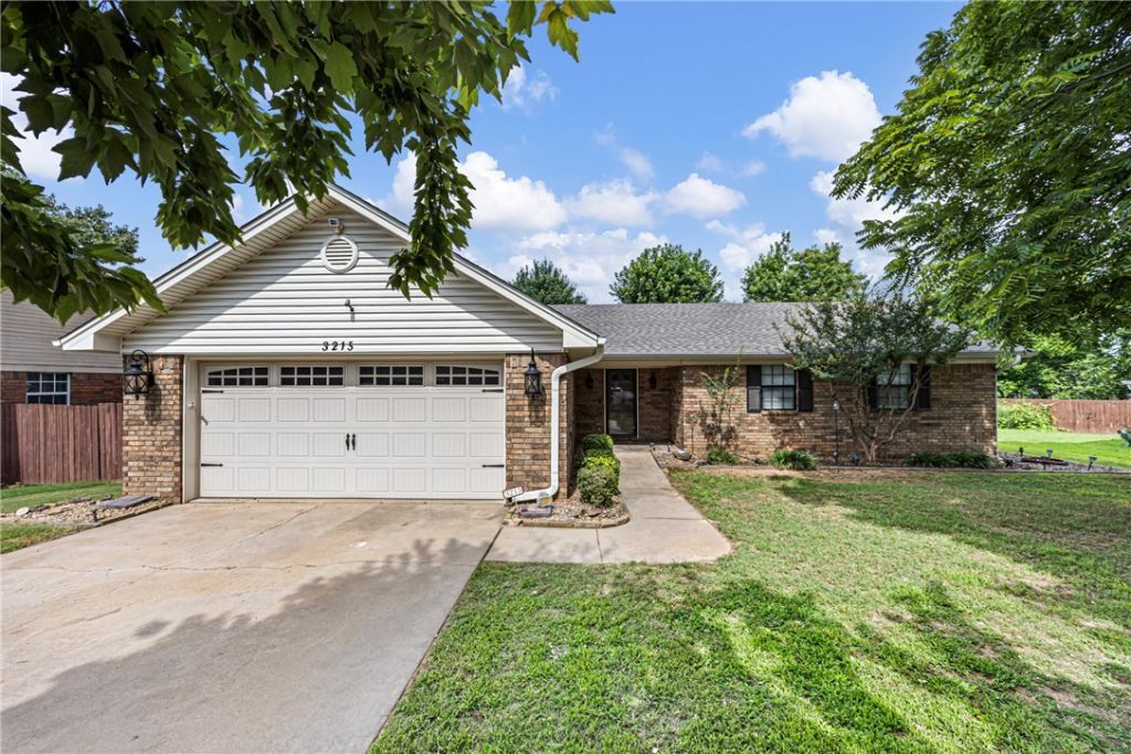 3215 Huntington Cove, Russellville, AR 72802 Main Photo