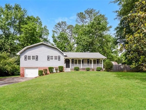 6581 Windsor Drive , Acworth, GA 30102