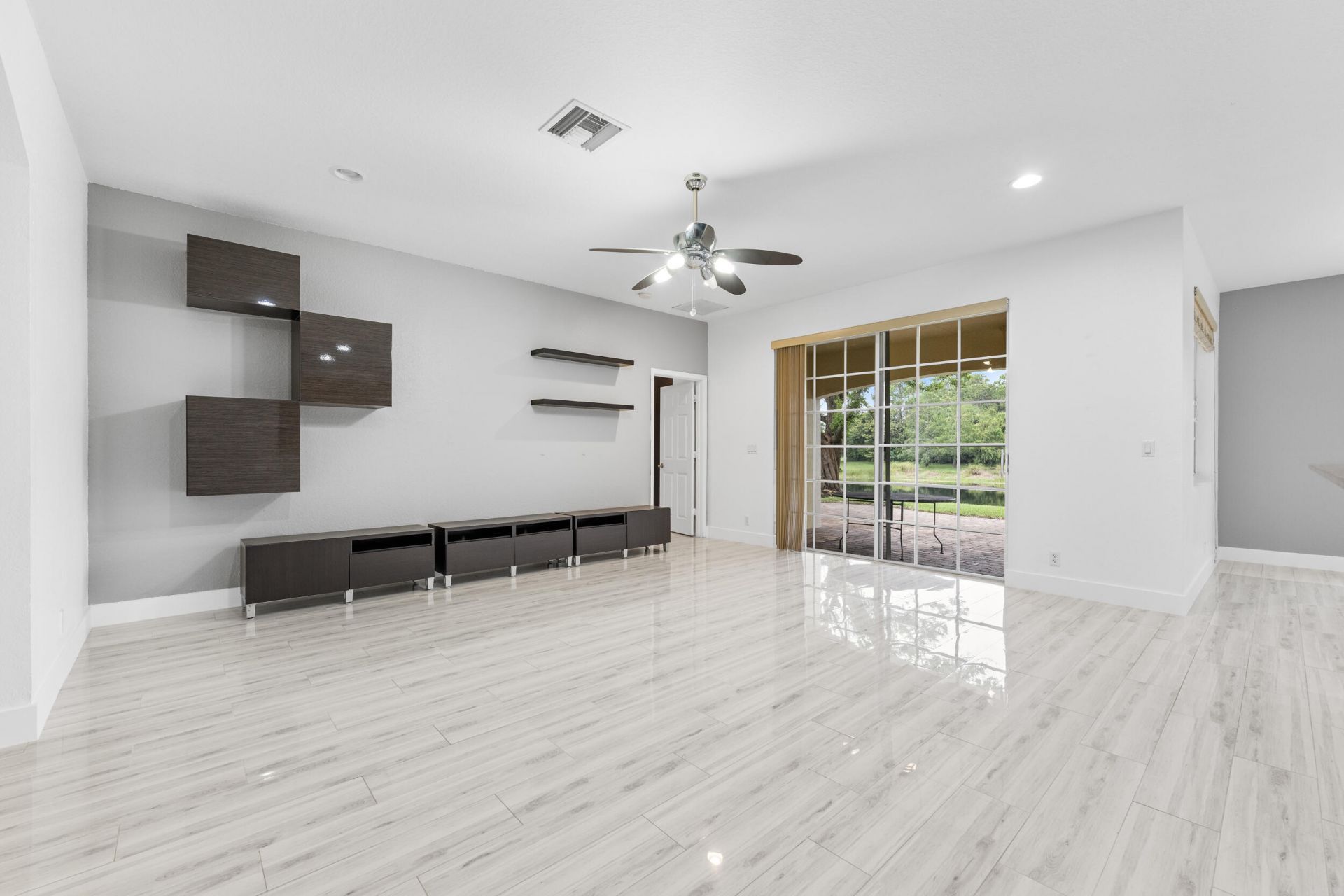6752 Osage Circle, Greenacres, FL 33413 Photo