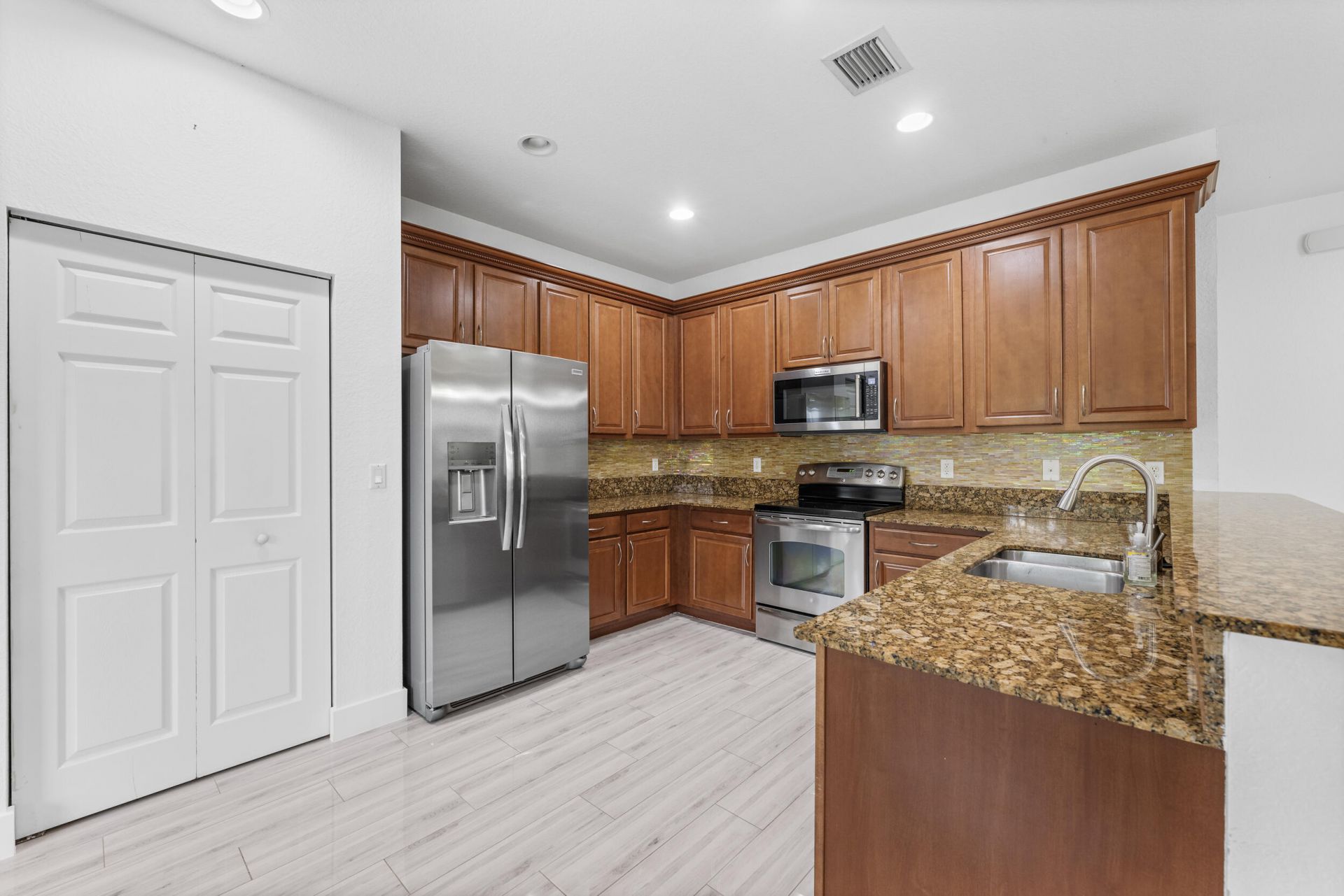 6752 Osage Circle, Greenacres, FL 33413 Photo