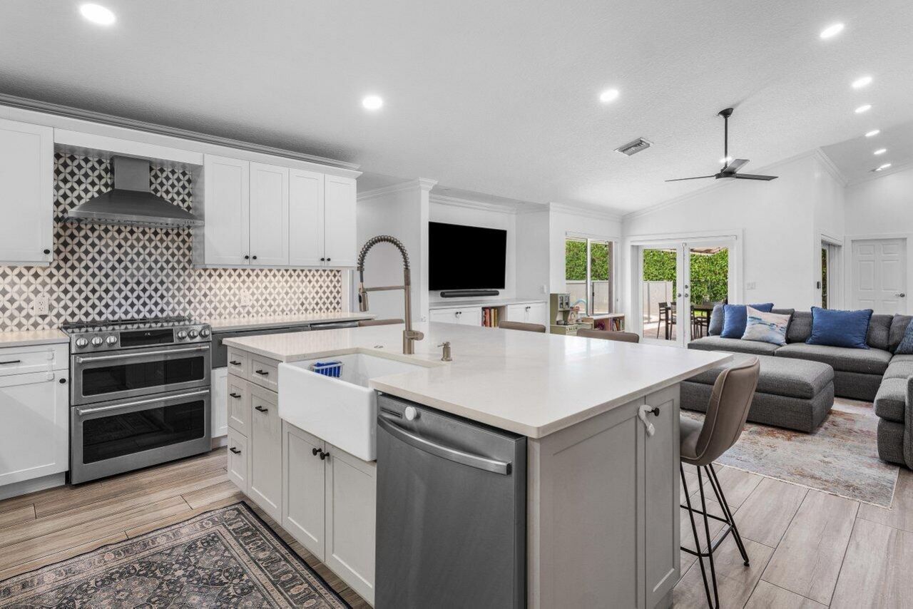 990 NW 8th Street, Boca Raton, FL 33486 Photo