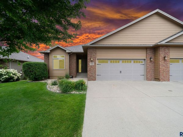 7550 S Grand Arbor Pl, Sioux Falls, SD 57108