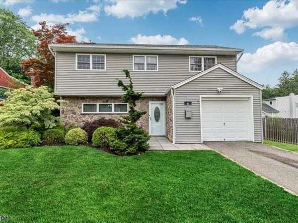 81 Summit Ave, Butler, NJ 07405