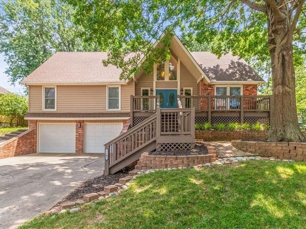 3105 NE 71st Street, Gladstone, MO 64119
