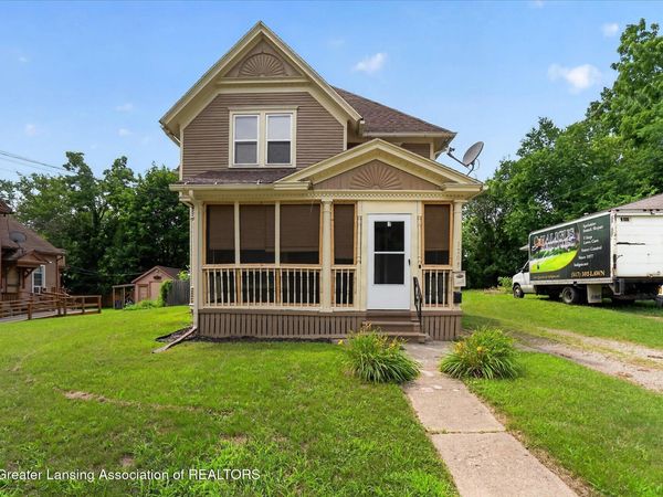 1208 Maple Avenue, Jackson, MI 49203