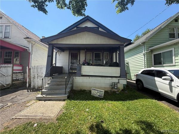 84 E End Avenue , Buffalo, NY 14225
