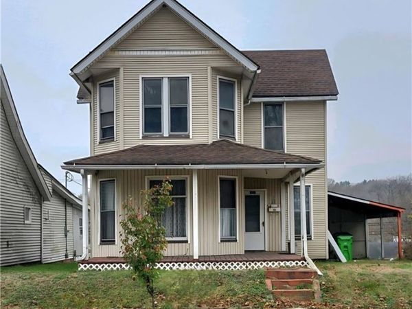 327 N 2nd Street , Coshocton, OH 43812