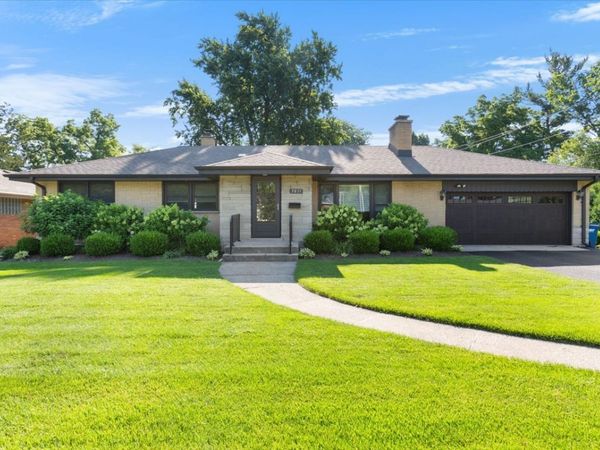 5831 Washington Street, Downers Grove, IL 60516