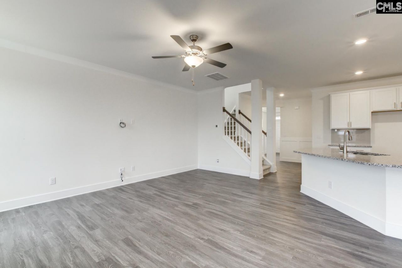 643 Thunder Gulch Avenue Photo 10