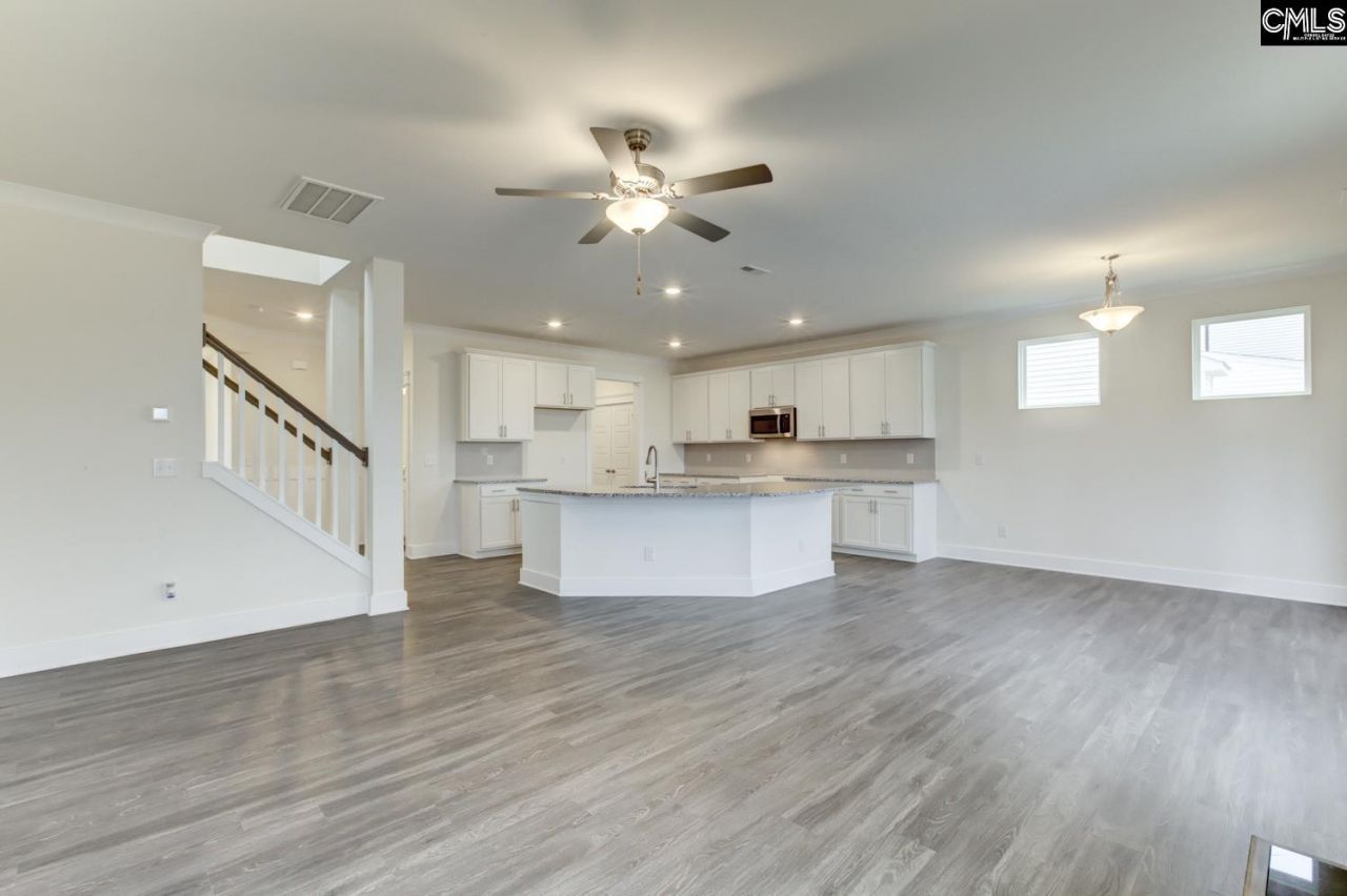 643 Thunder Gulch Avenue Photo 8