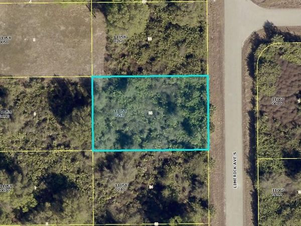 428 S Limerick Ave. , Lehigh Acres, FL 33974