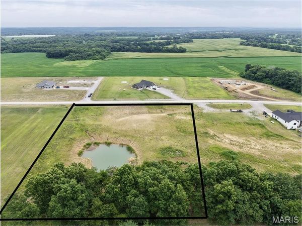 7 Lone Cedar , New London, MO 63459