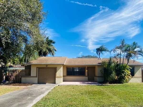 18437 SPANISH ISLES Place, Boca Raton, FL 33496