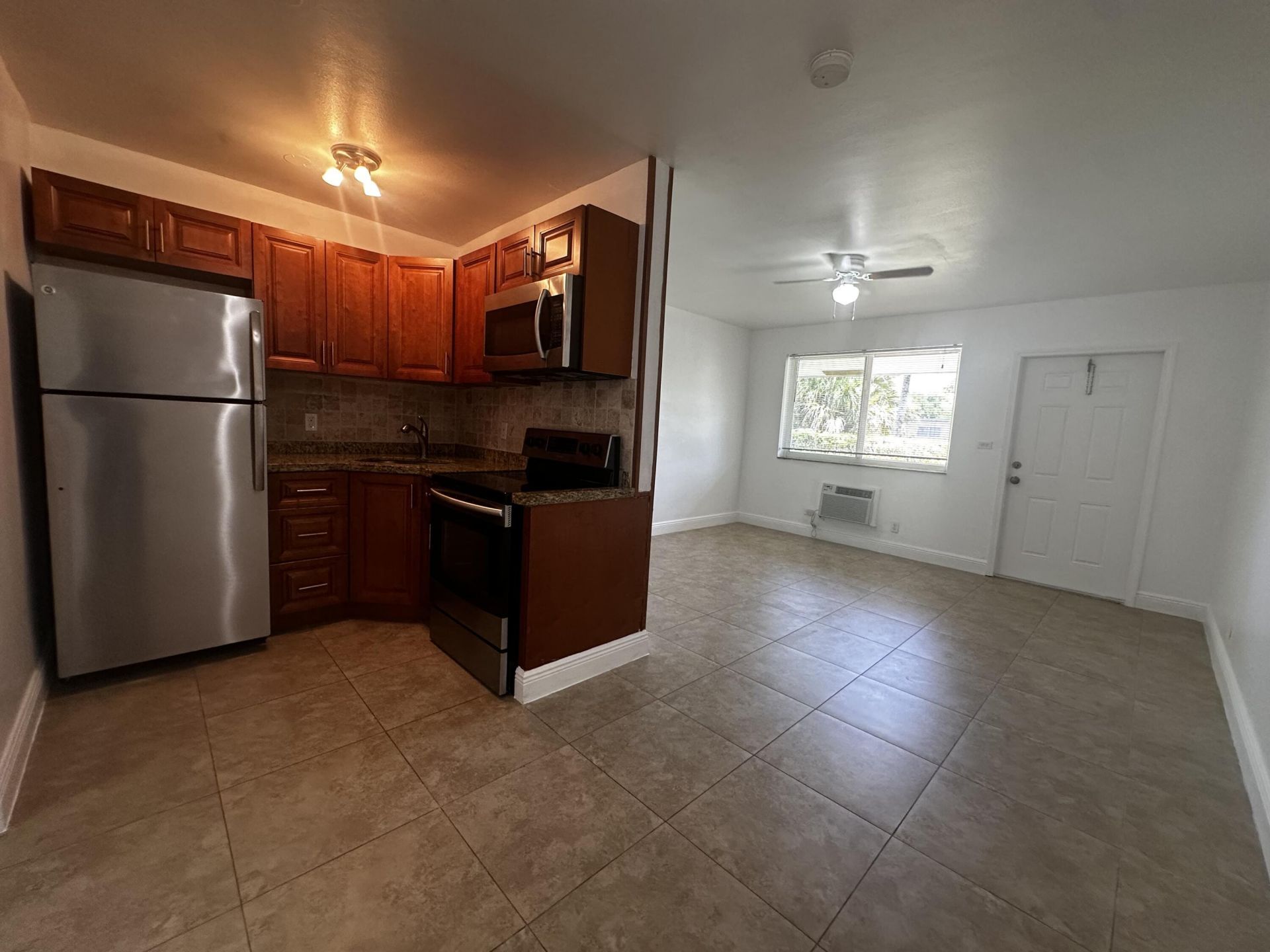 2000 NE 17th Street, Unit 2, Fort Lauderdale, FL 33305 Photo