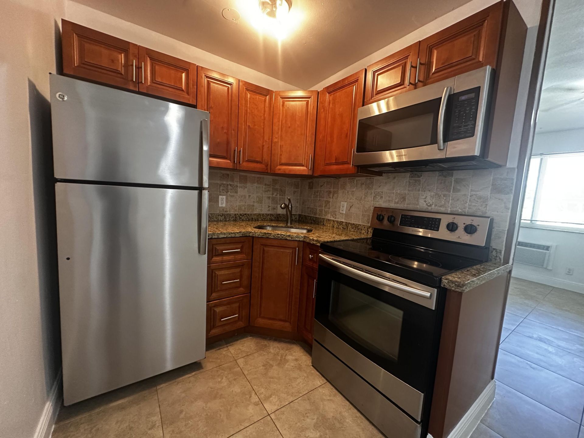 2000 NE 17th Street, Unit 2, Fort Lauderdale, FL 33305 Photo