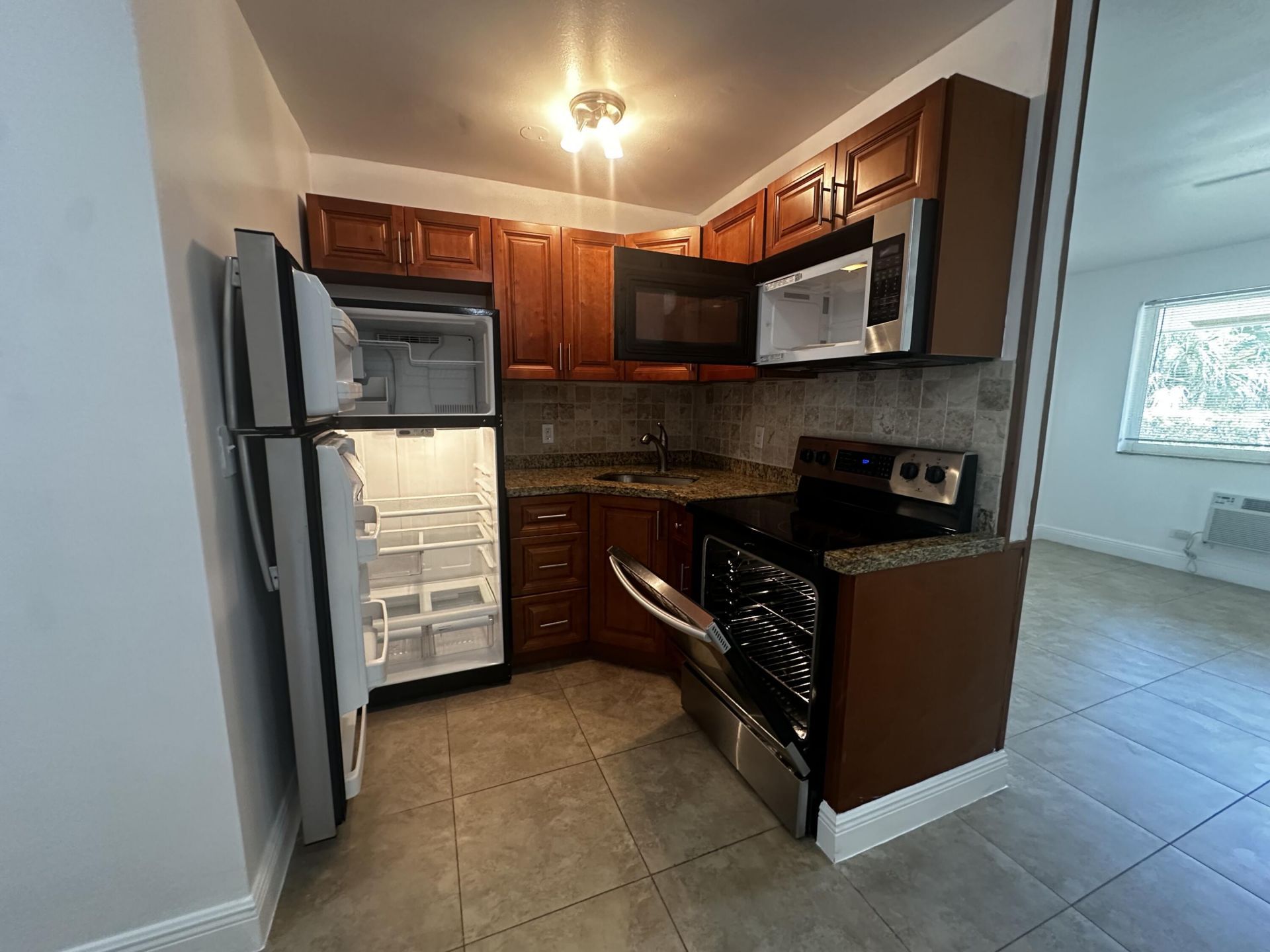 2000 NE 17th Street, Unit 2, Fort Lauderdale, FL 33305 Photo