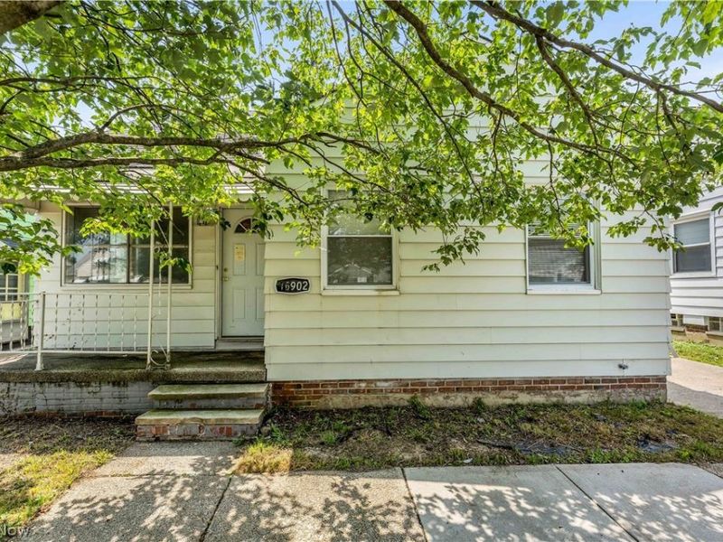 15902 Maplewood Avenue, Maple Heights, OH 44137 Photo 1