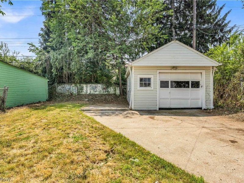 15902 Maplewood Avenue, Maple Heights, OH 44137 Photo 24