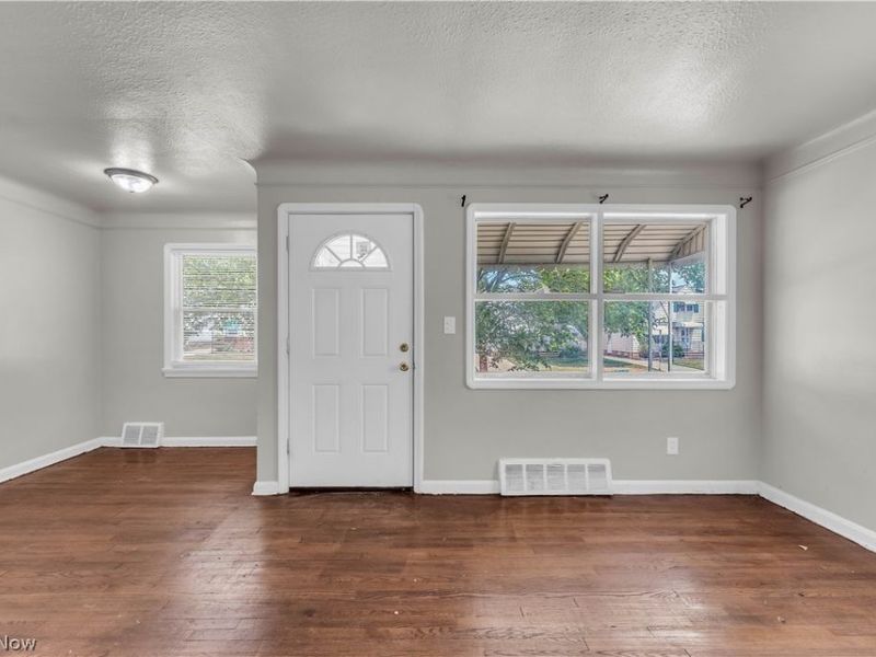 15902 Maplewood Avenue, Maple Heights, OH 44137 Photo 3