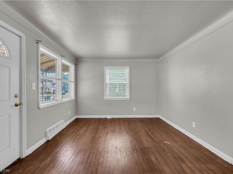 15902 Maplewood Avenue, Maple Heights, OH 44137 Photo 4