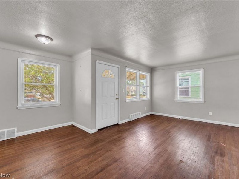 15902 Maplewood Avenue, Maple Heights, OH 44137 Photo 5