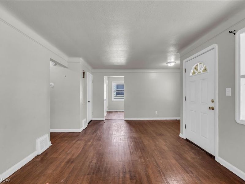 15902 Maplewood Avenue, Maple Heights, OH 44137 Photo 6
