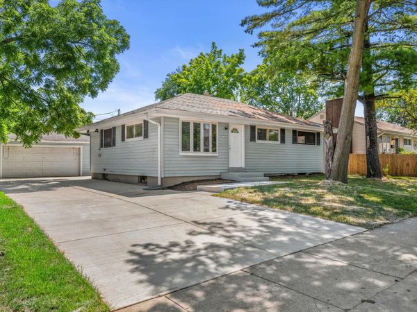 6105 W Arizona Ct, Milwaukee, WI 53219
