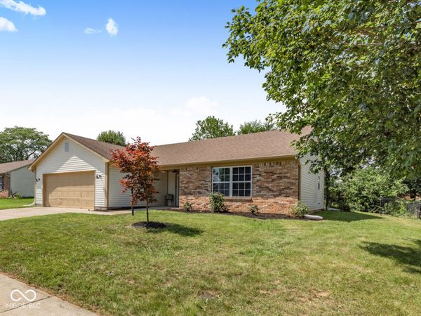 7267 Woodside Drive , Avon, IN 46123