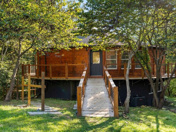525 Sourdough Hollow Road , Kodak, TN 37764