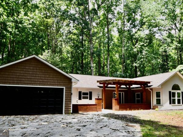 257 Lake Place Drive, Lavonia, GA 30553