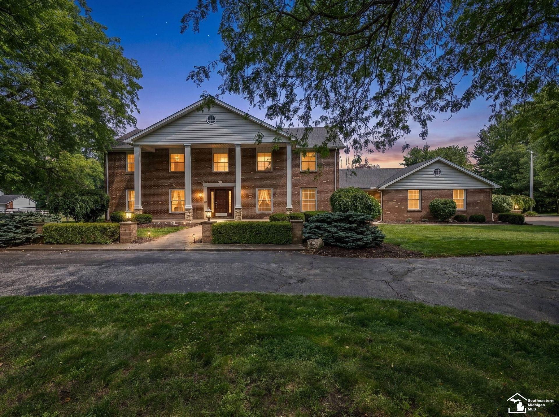 250 E Temperance Road, Temperance, MI 48182 Main Photo