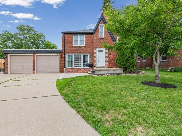 6953 Mayburn Street, Dearborn Heights, MI 48127