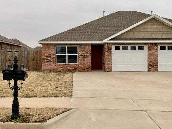 601 W Weymouth Court , Unit A, Siloam Springs, AR 72761