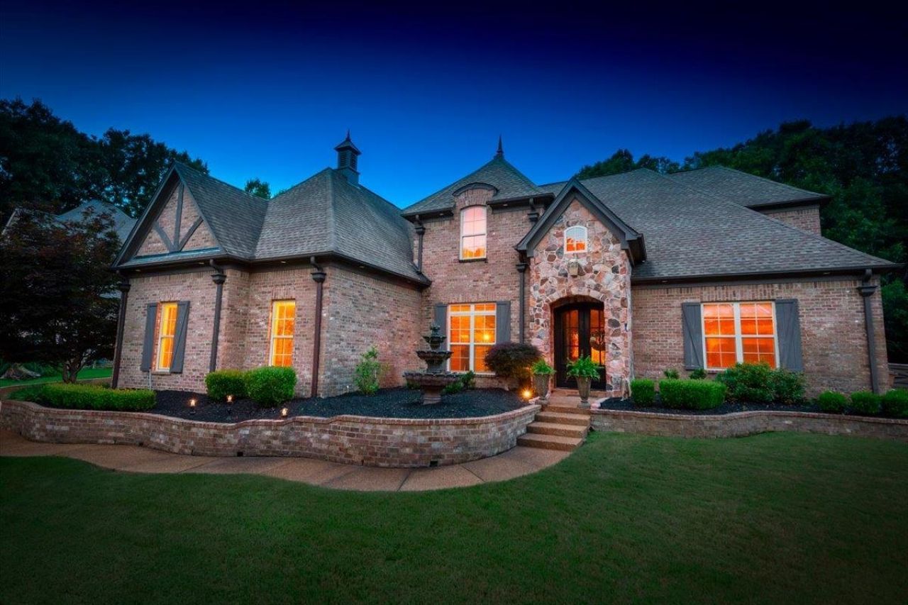 10195 MAPLE RUN DR Lakeland, TN 38002