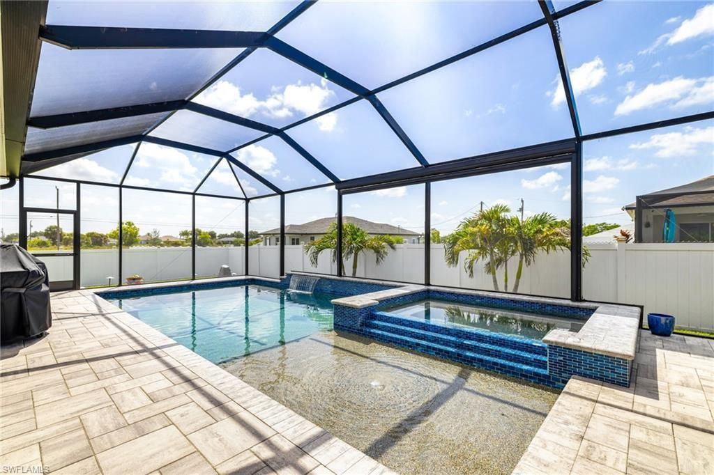 1262 N Gator Cir, Cape Coral, FL 33909 Photo