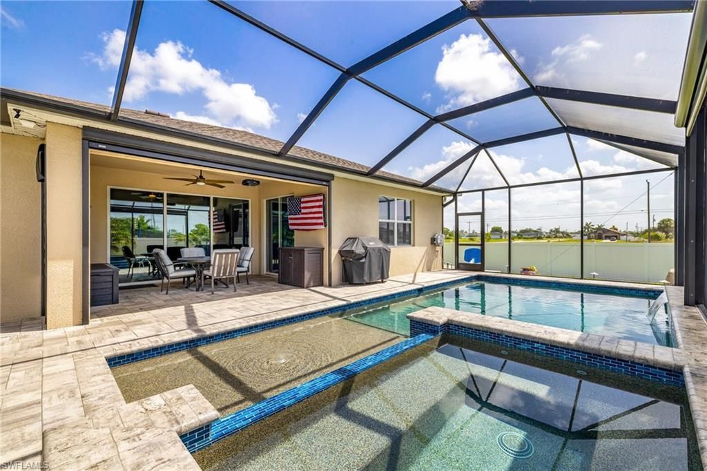 1262 N Gator Cir, Cape Coral, FL 33909 Photo
