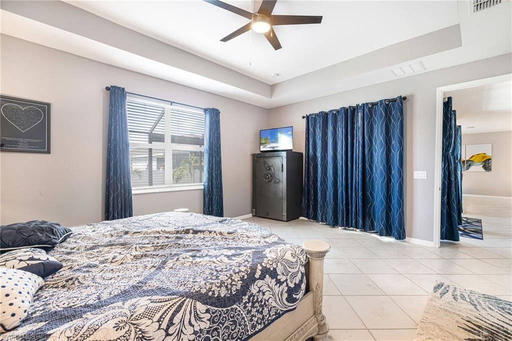 1262 N Gator Cir, Cape Coral, FL 33909 Photo