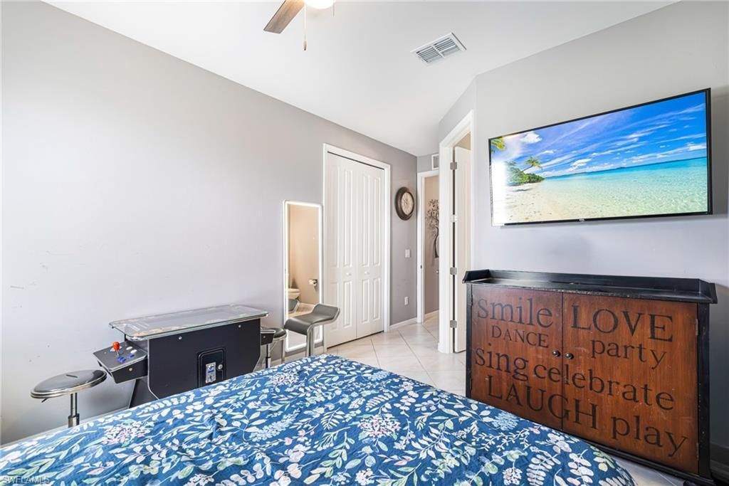 1262 N Gator Cir, Cape Coral, FL 33909 Photo