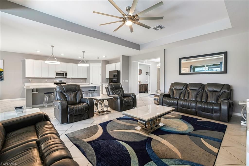 1262 N Gator Cir, Cape Coral, FL 33909 Photo