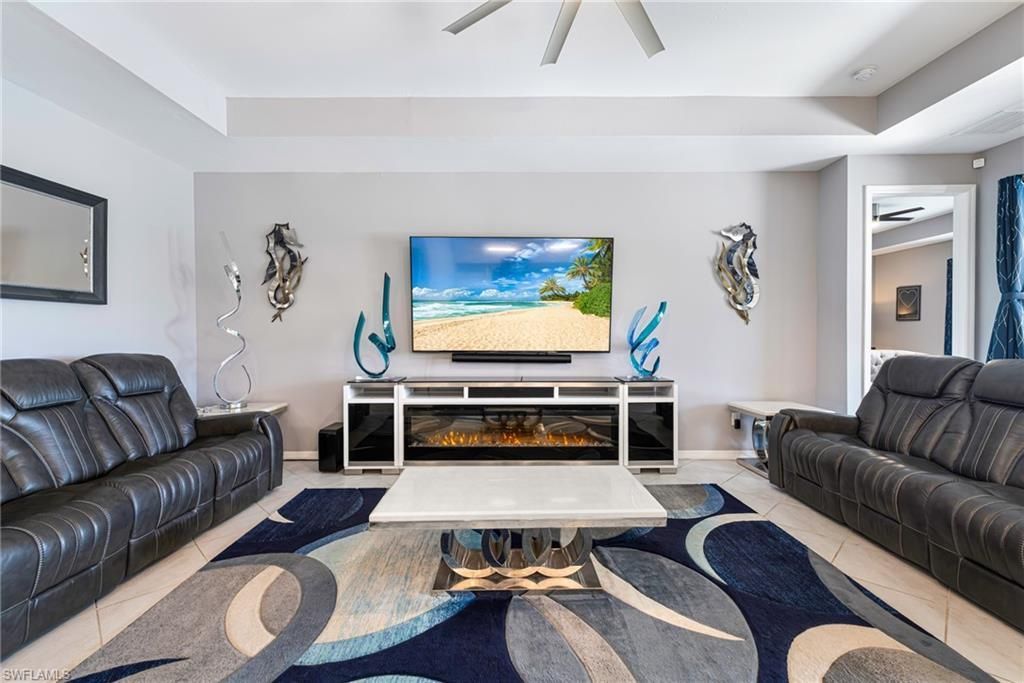 1262 N Gator Cir, Cape Coral, FL 33909 Photo