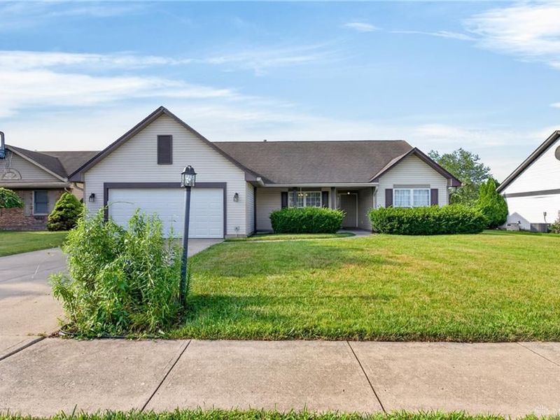1034 Meadowrun Road, Englewood, OH 45322 Photo 2