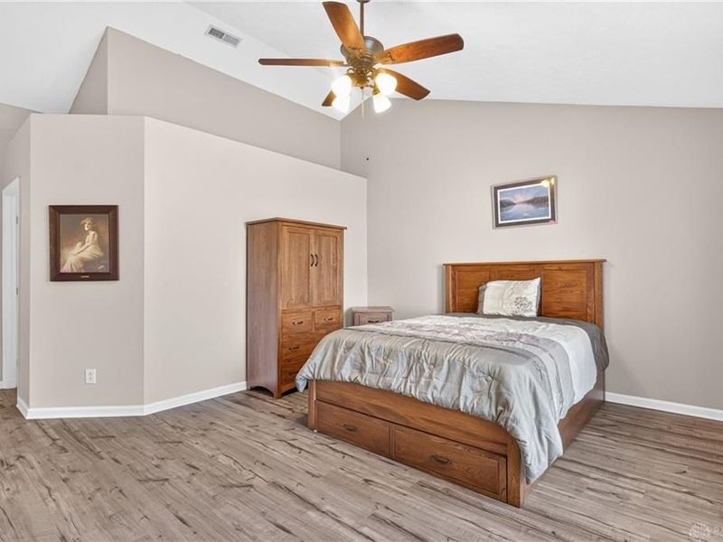 1034 Meadowrun Road, Englewood, OH 45322 Photo 21