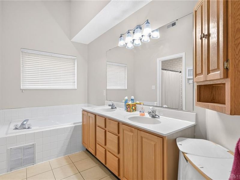 1034 Meadowrun Road, Englewood, OH 45322 Photo 23