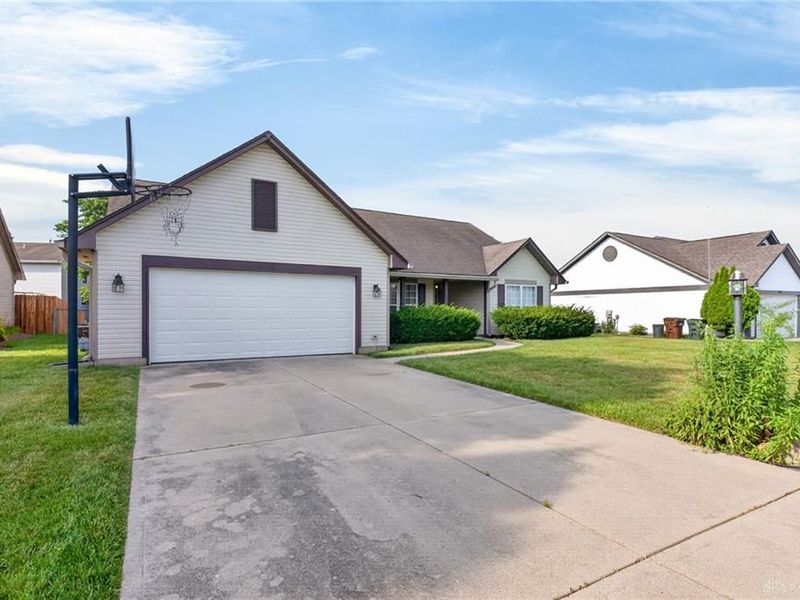 1034 Meadowrun Road, Englewood, OH 45322 Photo 3